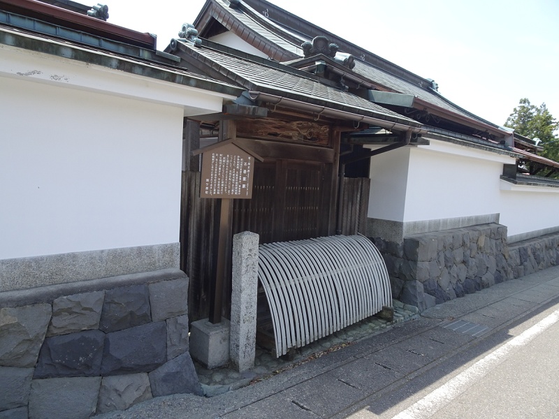 TOO001